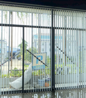 Rèm lá dọc chống nắng