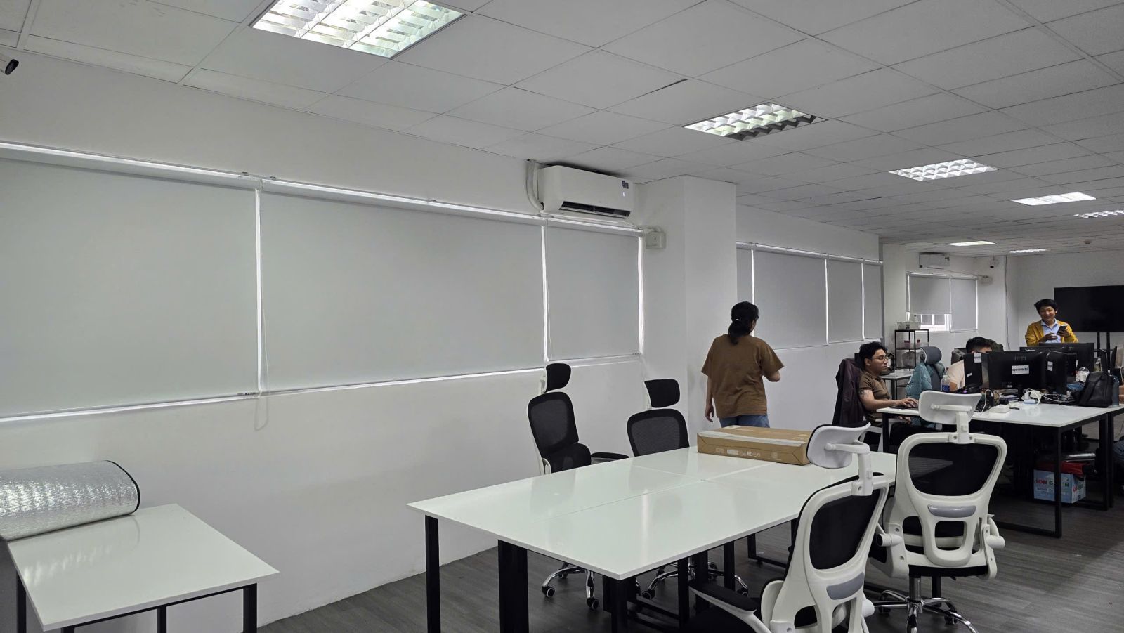 Thi Công Rèm Cuốn Tại Văn Phòng Bình Thạnh