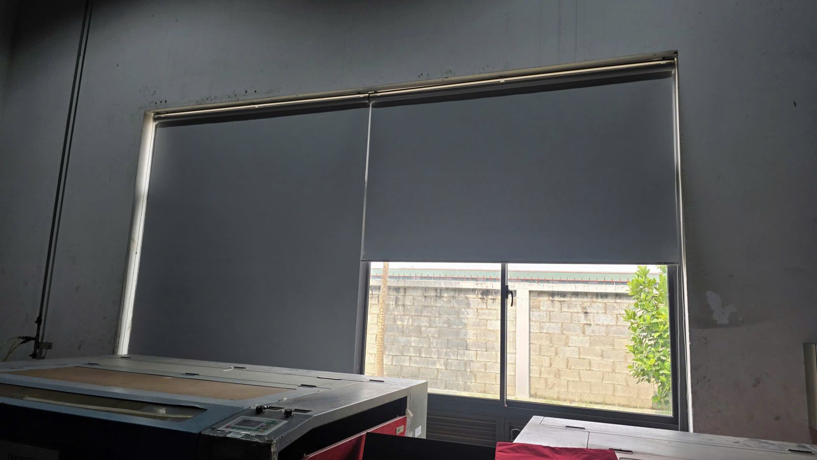 THAY RÈM CUỐN CHO NHÀ XƯỞNG CONG TY R & S KCN VSIP II VĨNH TÂN.